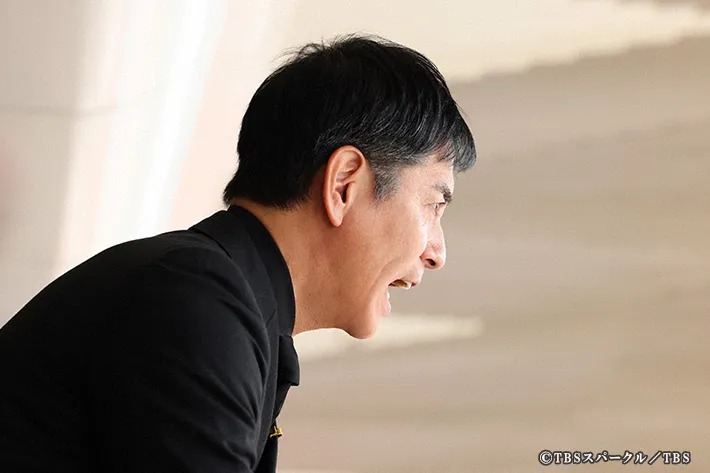 『ザ・ロイヤルファミリー』に出演する沢村一樹さんが写る場面写真