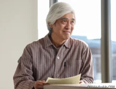 『ザ・ロイヤルファミリー』に出演する佐藤浩市さんが写る場面写真