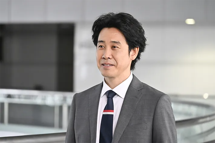 『ちょっとだけエスパー』に出演する大泉洋さんが写る場面写真