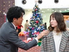 『ちょっとだけエスパー』に出演する大泉洋さんと宮﨑あおいさんが写る場面写真