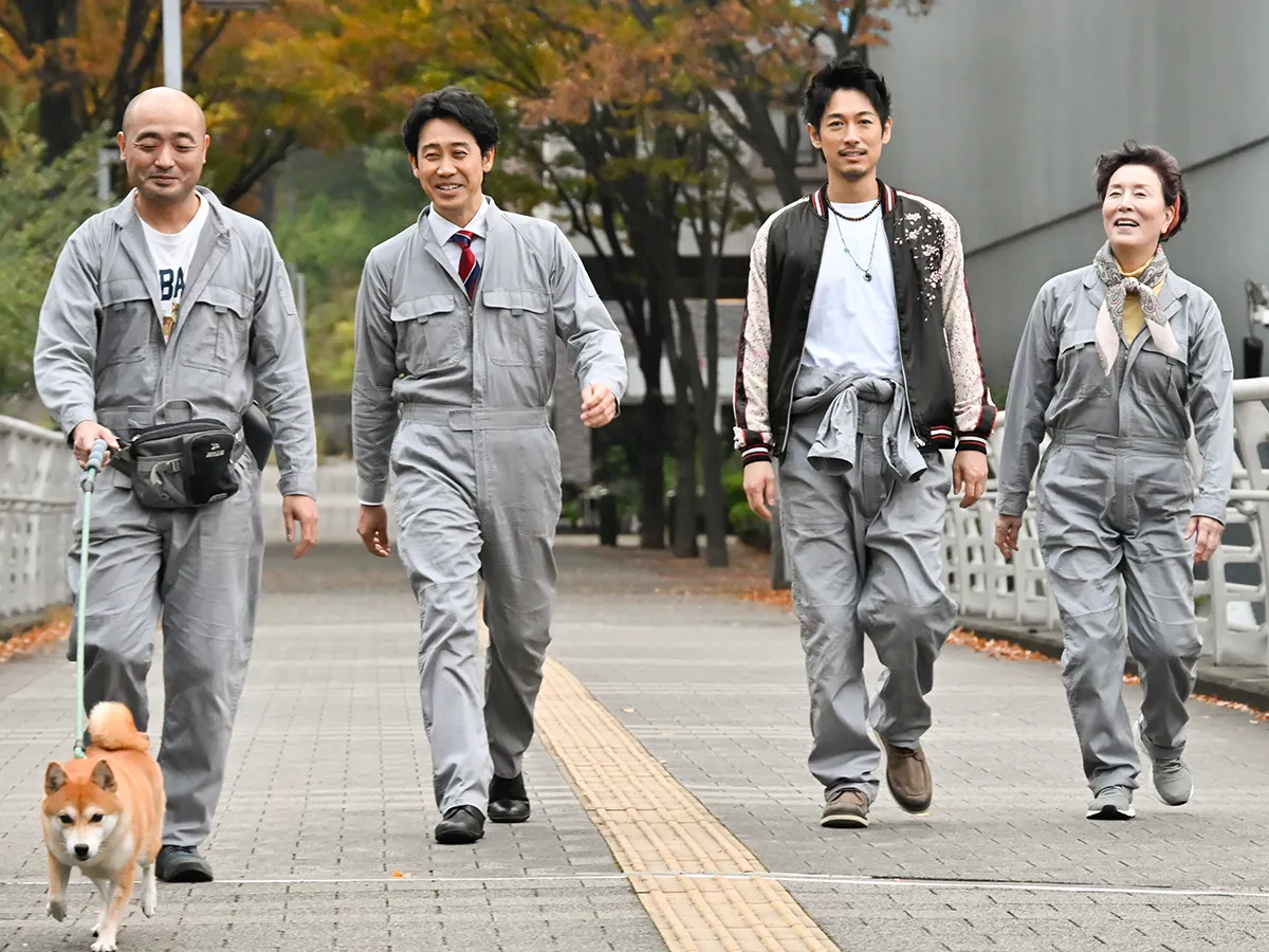 『ちょっとだけエスパー』に出演する大泉洋さんとディーン・フジオカさんなど4人が写る場面写真