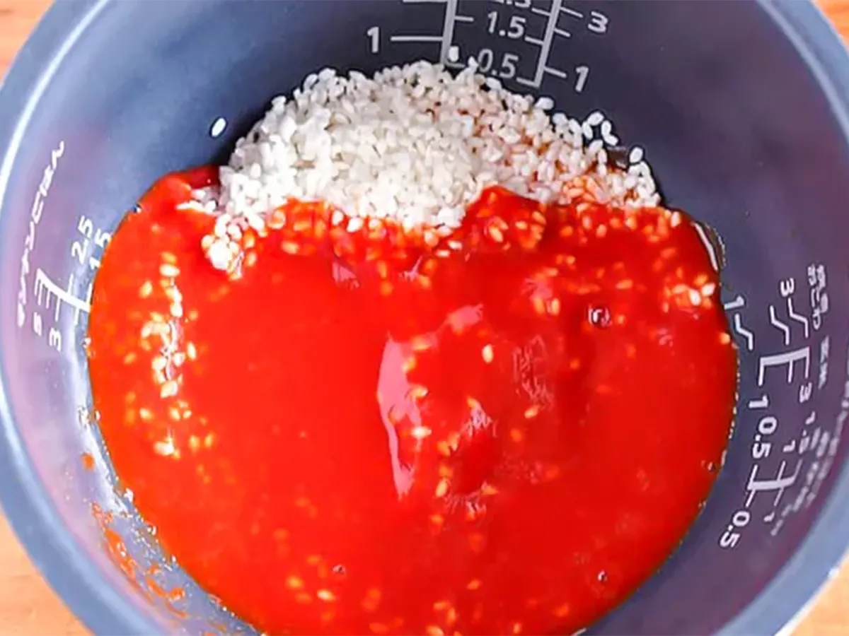 チキンライス作りの写真（撮影：小泉明代）