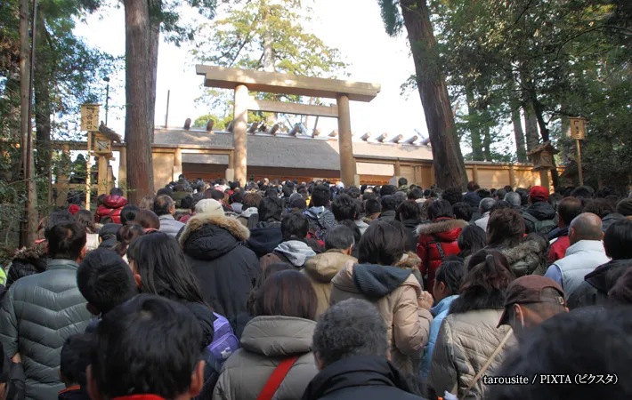『元旦初詣時の伊勢神宮内宮』の写真