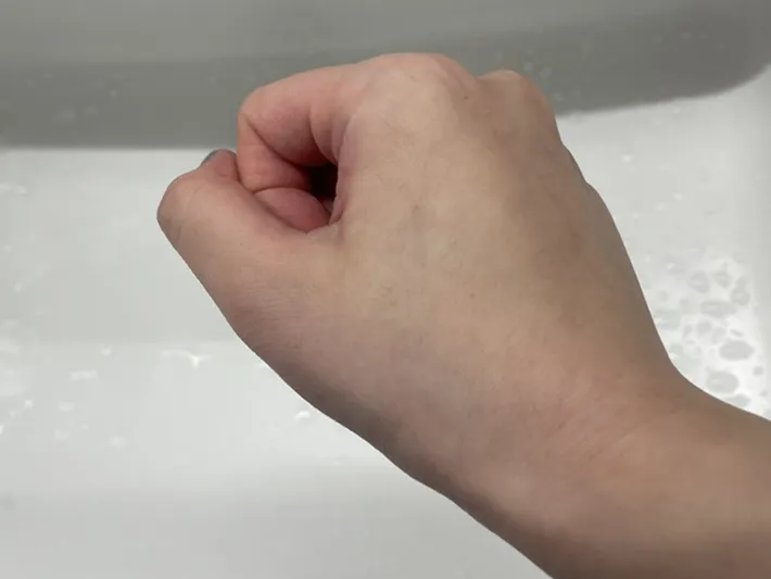 インクの落ちた手の写真（撮影：grape編集部）