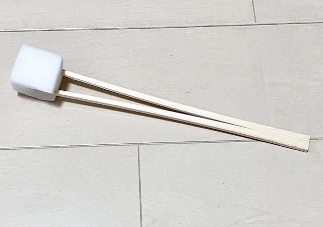 割り箸、スポンジ（撮影：grape編集部）