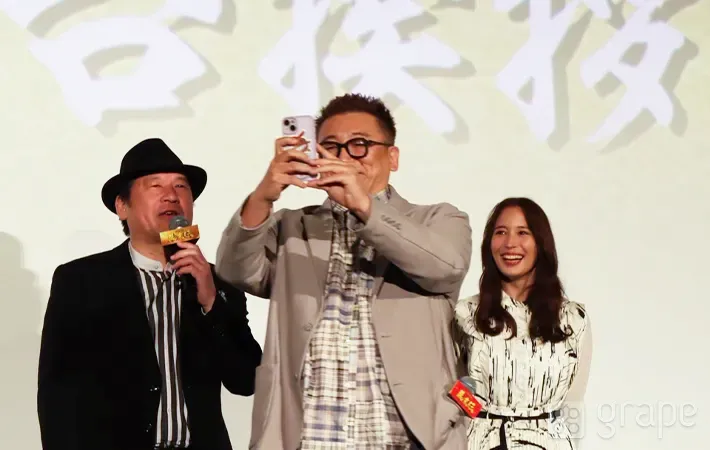 福田雄一監督（中央）の写真（撮影：grape編集部）