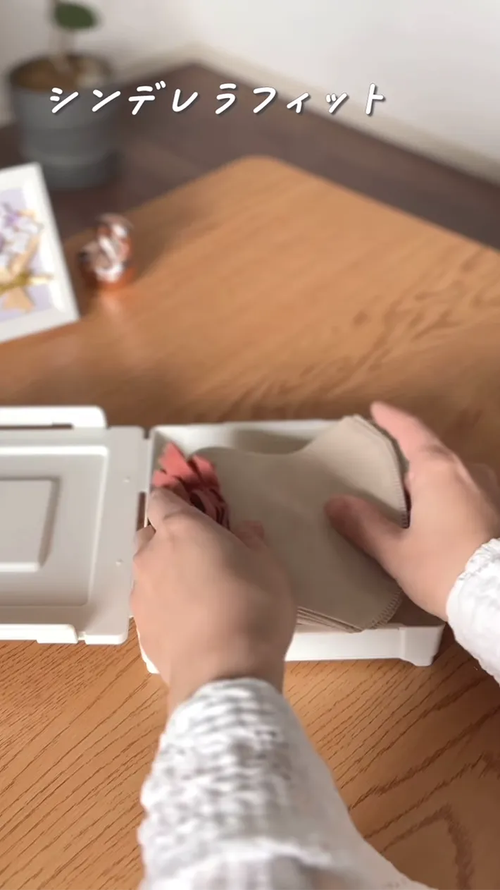 立体マスクを収納するコーヒーフィルターケースの写真