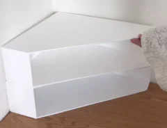 重ねたファイルボックスの写真