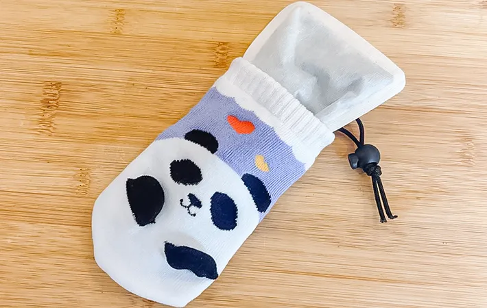 ペットボトルケースとカイロの写真（撮影：キジカク）