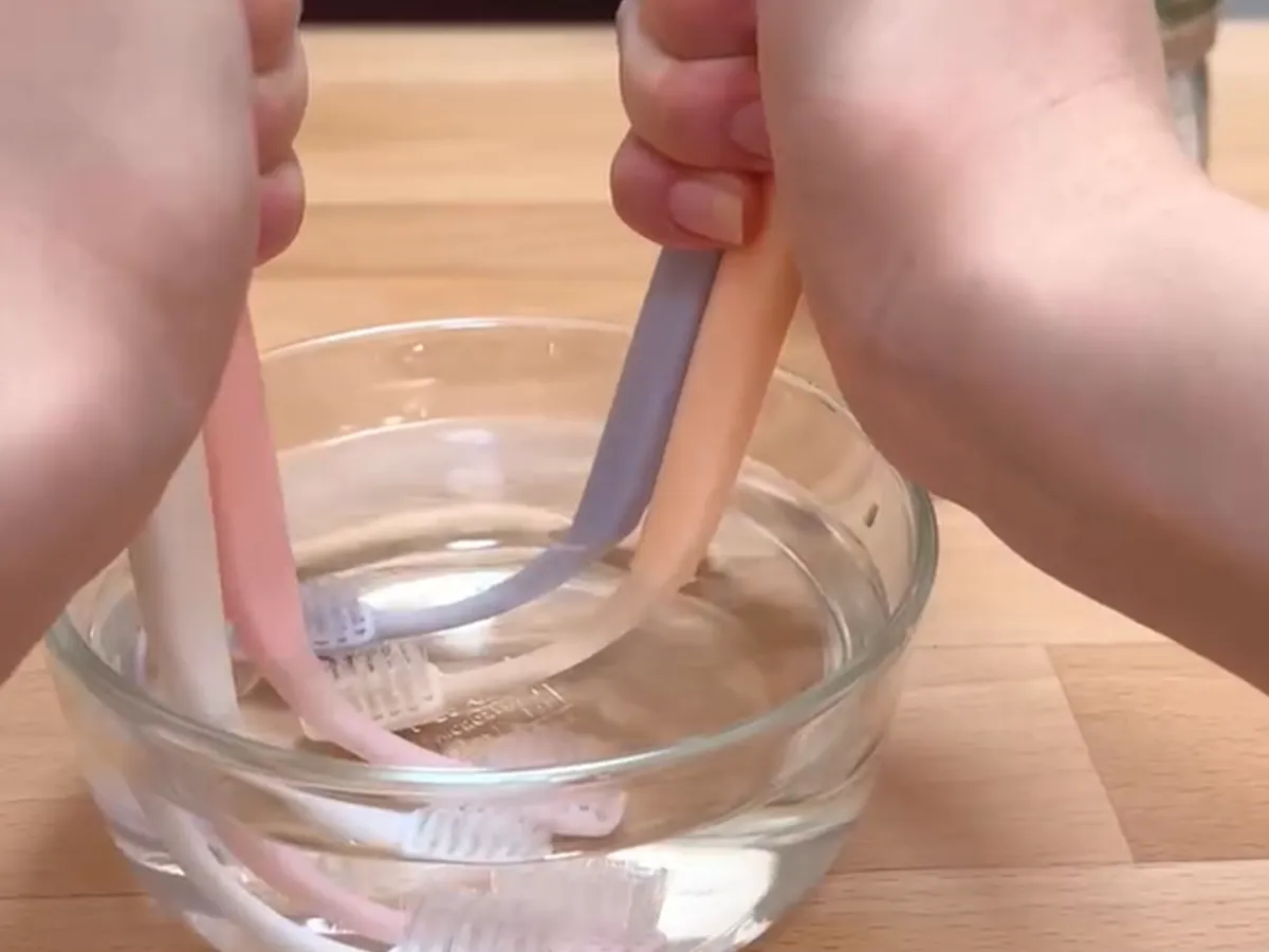 歯ブラシを掃除に活用するワザ画像