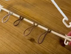 ヘアゴムをかけたハンガー