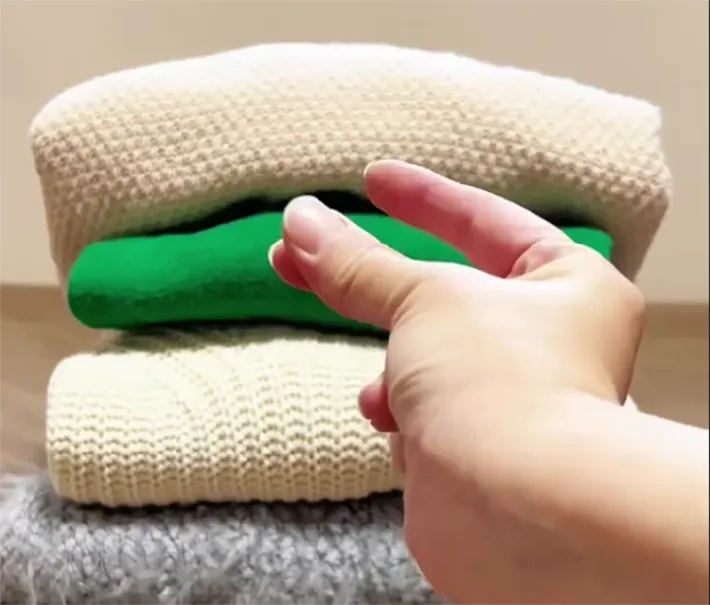 厚みのあるニット