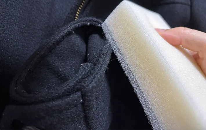 コートとスポンジの写真（撮影：grapeライフハック編集部）