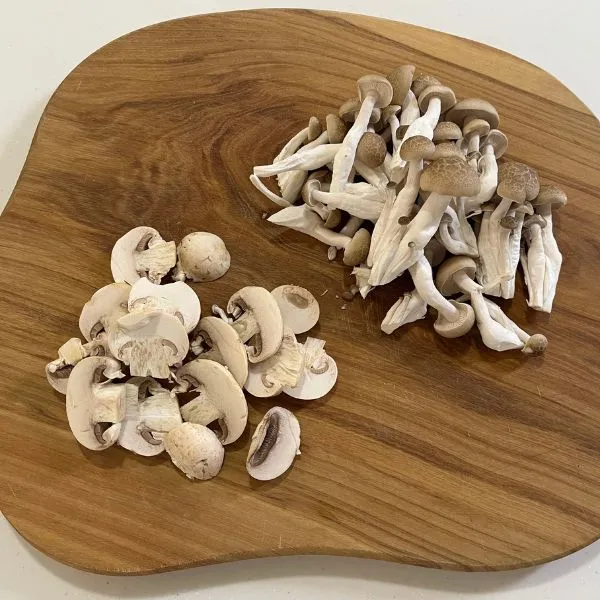 細かくしたキノコの写真（撮影：grape編集部）