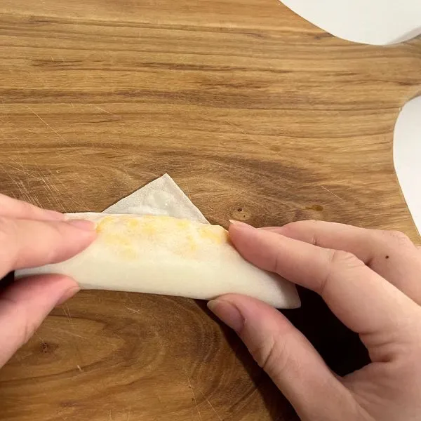 具材を包み込む写真（撮影：grape編集部）