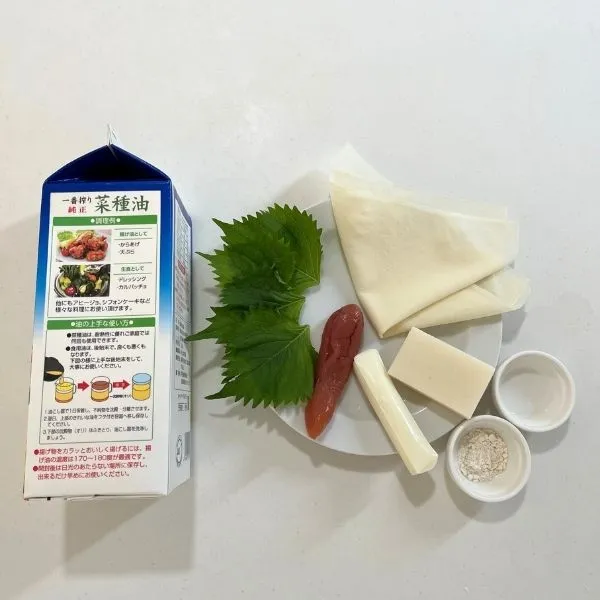 『明太子と餅のチーズ春巻き』の材料の写真（撮影：grape編集部）