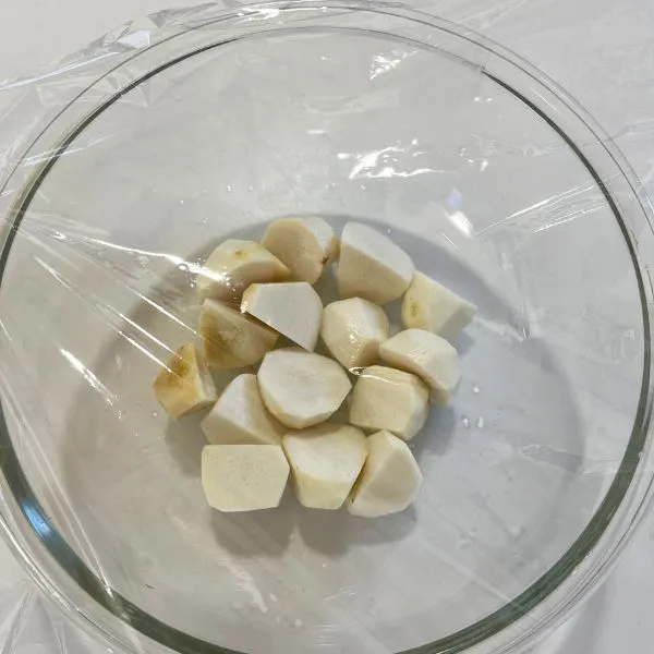 乱切りにした里芋の写真（撮影：grape編集部）