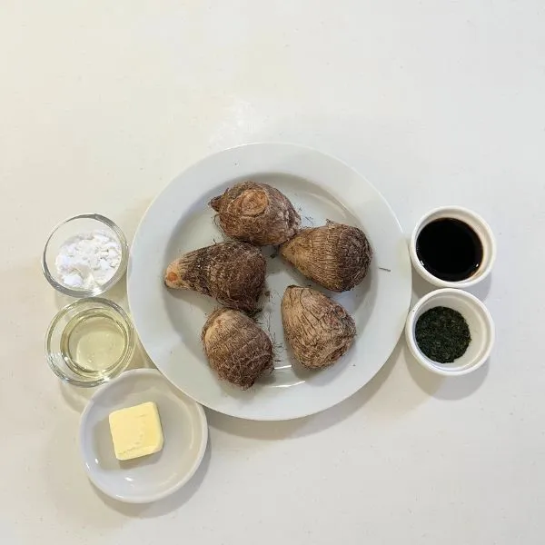 里芋の醤油バター揚げの材料の写真（撮影：grape編集部）