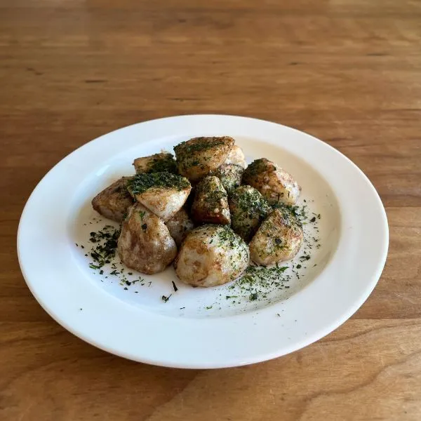 完成した里芋の醤油バター揚げの写真（撮影：grape編集部）