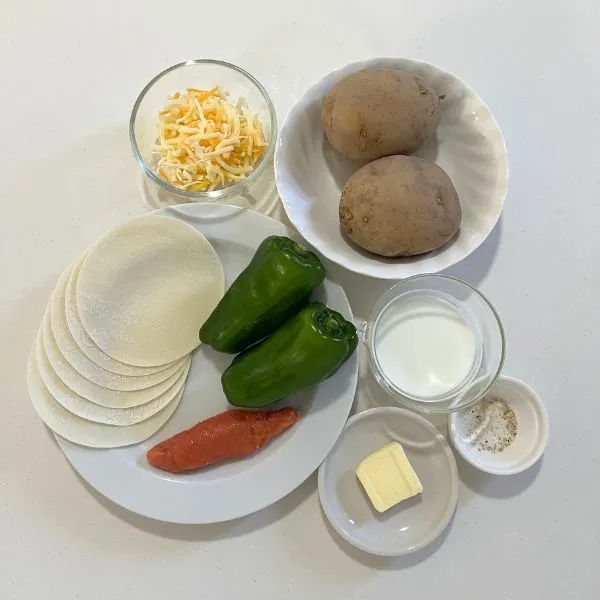 ポテトグラタン風アレンジの材料の写真（撮影：grape編集部）