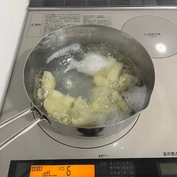 ジャガイモをゆでている写真（撮影：grape編集部）