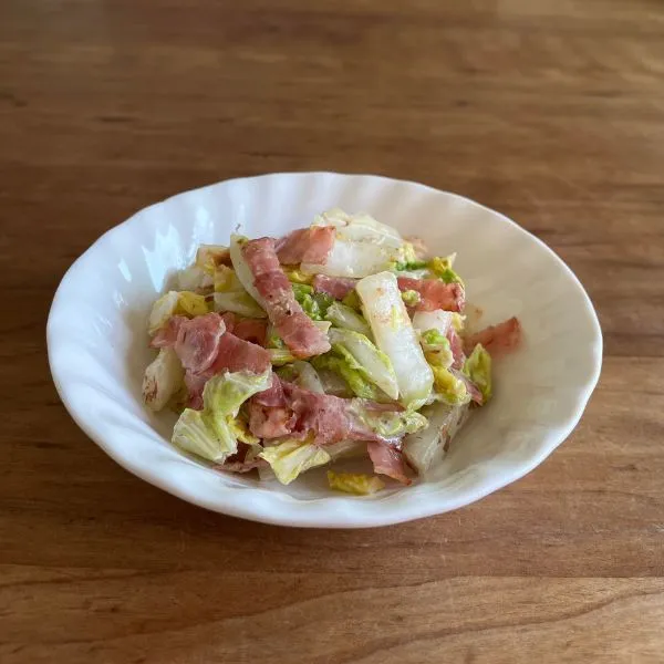 完成した和風白菜サラダの写真（撮影：grape編集部）