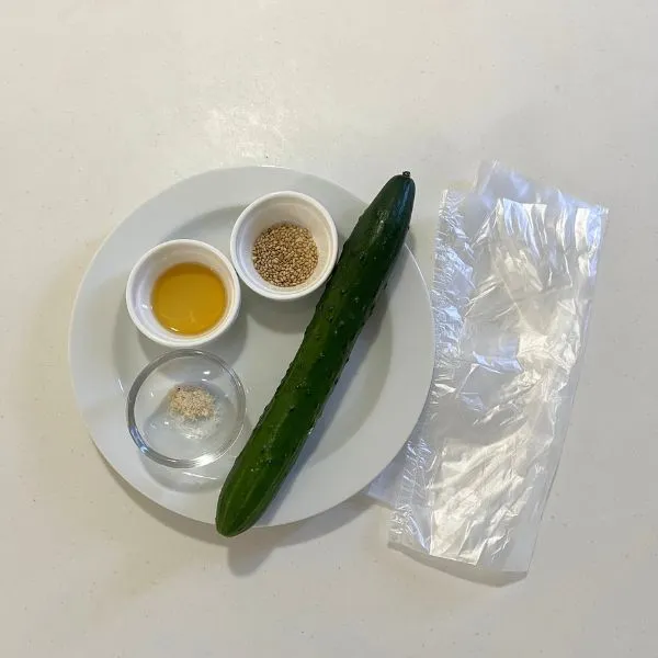 キュウリのおつまみの材料（撮影：grape編集部）