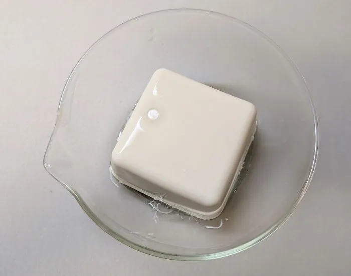 ボウルに豆腐を入れた写真（撮影：grape編集部）