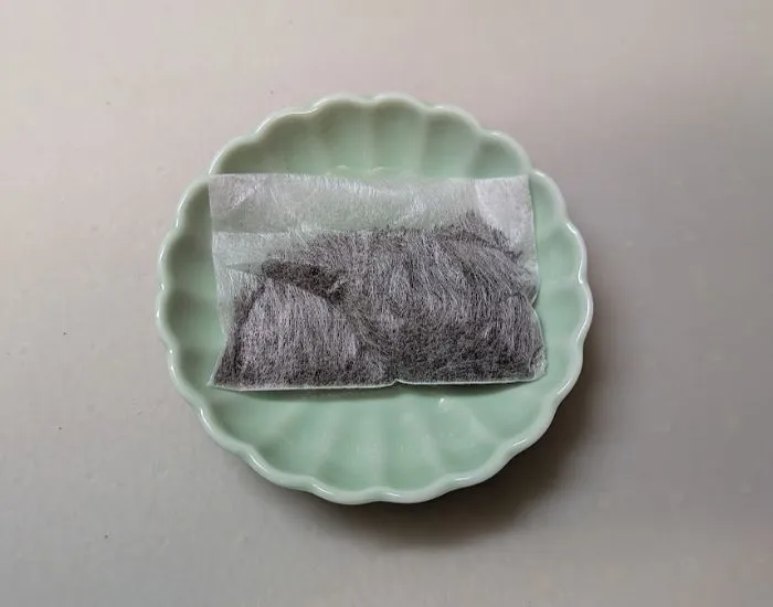 お茶パックに入ったコーヒー粉の写真（撮影：grape編集部）