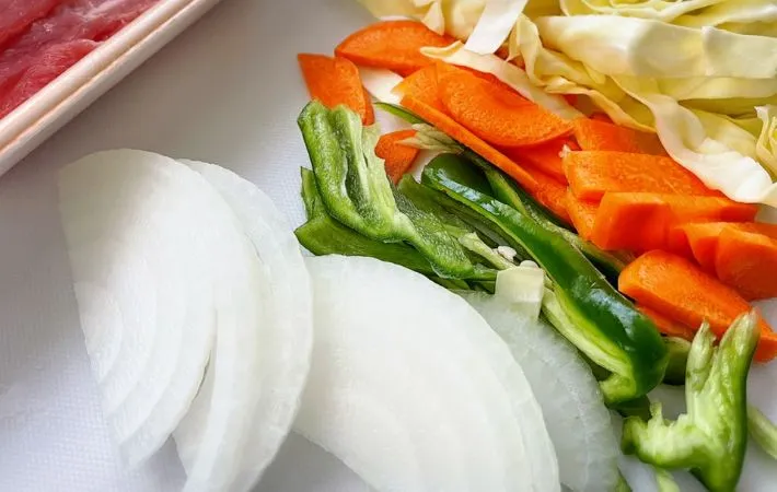 カットされた野菜の写真