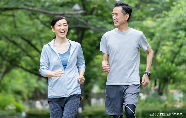 肩や腕の力を抜く