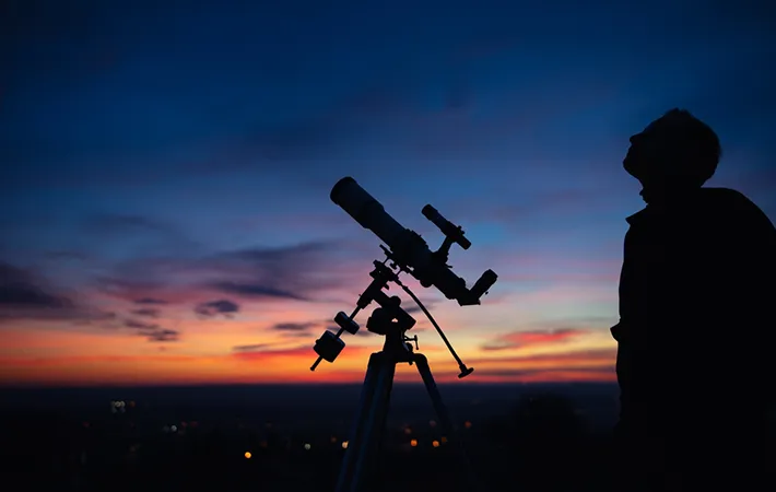 こぐま座流星群はどの方角を見ればいい？