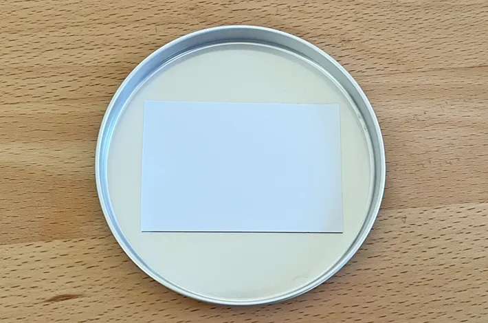 ニベア青缶の写真（撮影：grapeライフハック編集部）