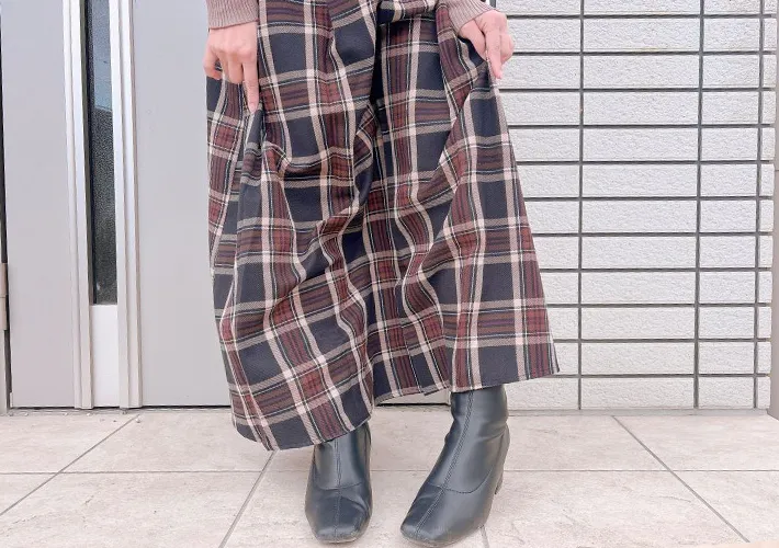 静電気でくっついたスカートの写真（撮影：キジカク）