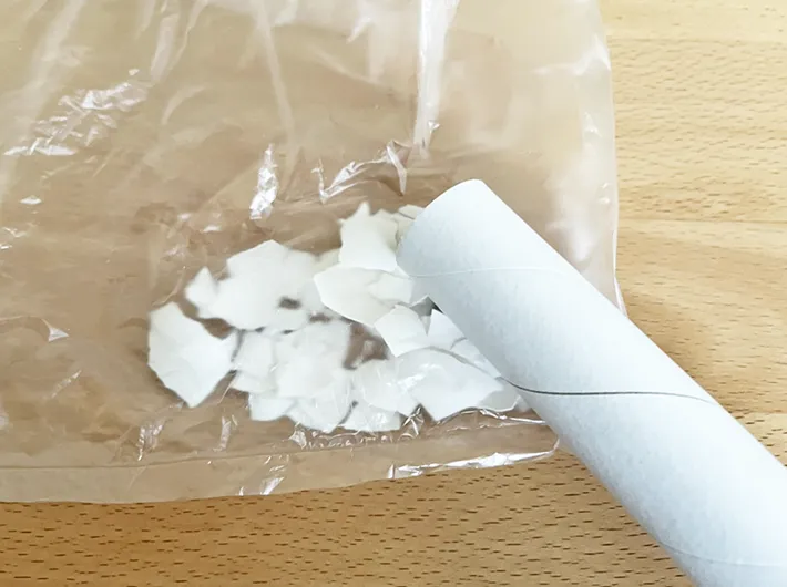 砕いた卵の殻の写真（撮影：grapeライフハック編集部）