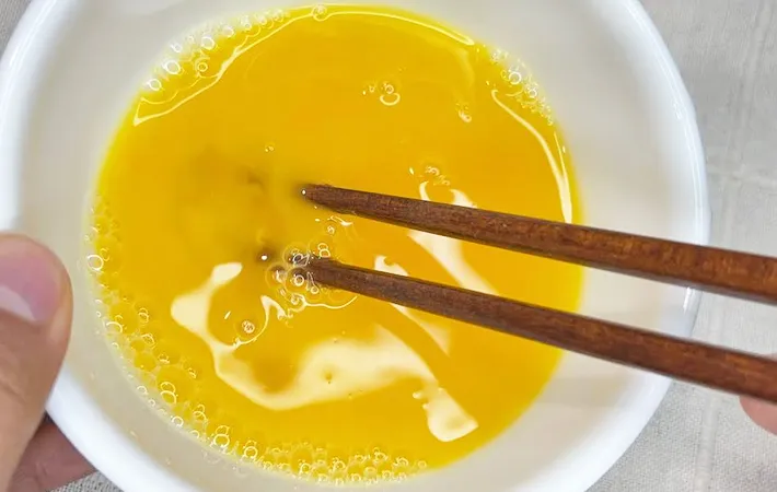 『ダイソー レンジでかんたん！茶わん蒸し器で茶碗蒸しを作る』写真（撮影：キジカク）