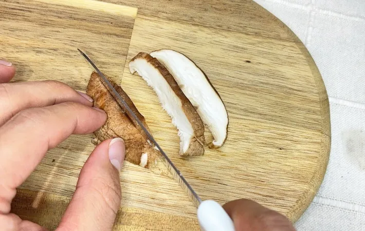 『ダイソー レンジでかんたん！茶わん蒸し器で茶碗蒸しを作る』写真（撮影：キジカク）