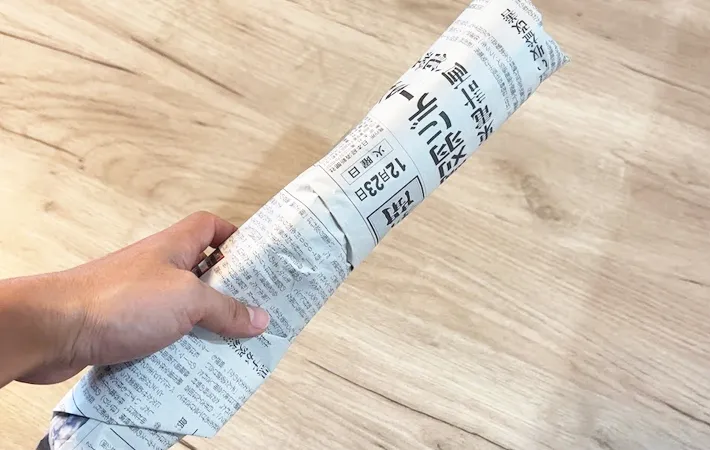 『新聞紙で靴を乾かす方法』の写真（撮影：キジカク）