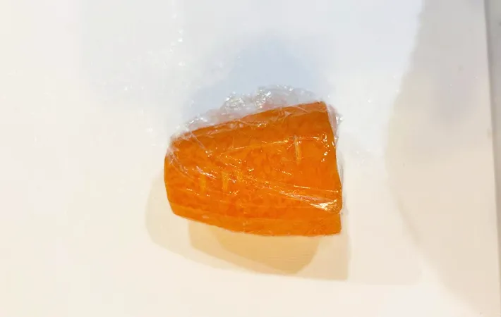 『ポテトサラダ入りハンバーグ』を作る写真（撮影：エニママ）