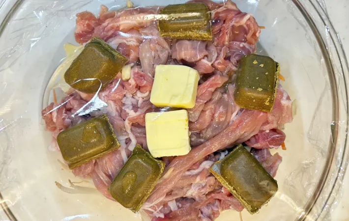 『レンチンカレー』を作る写真（撮影：エニママ）