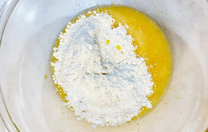 『栗入りパウンドケーキ』を作る写真（撮影：エニママ）