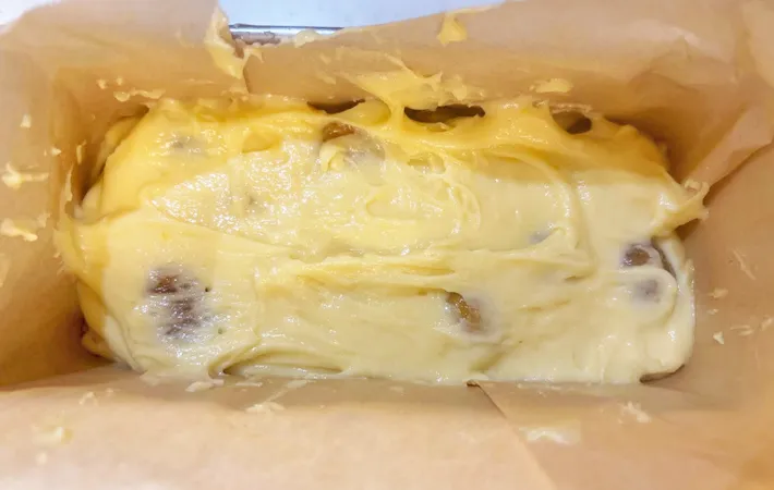 『栗入りパウンドケーキ』を作る写真（撮影：エニママ）