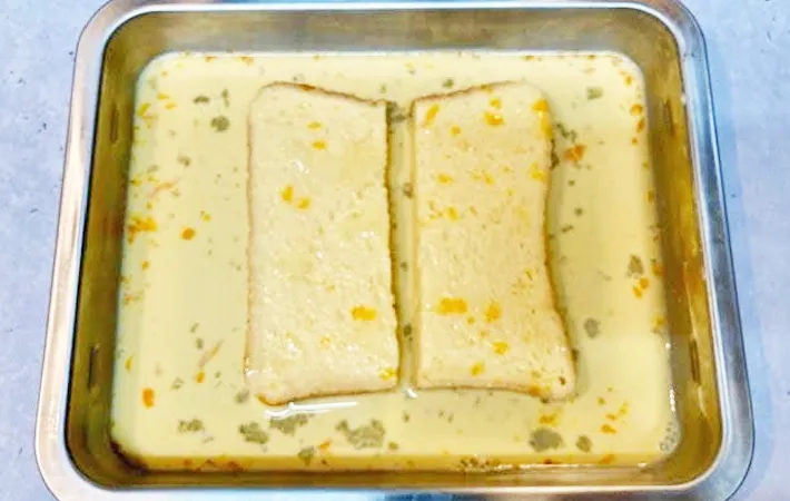 『ハムとチーズのフレンチトースト』を作る写真（撮影：エニママ）