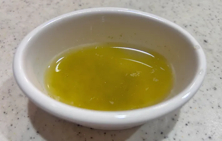 『柚子胡椒入り玉子焼き』を作る写真（撮影：エニママ）