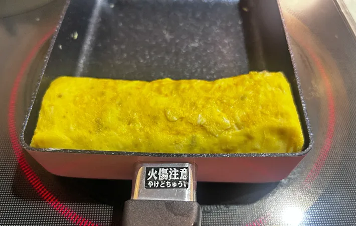 『柚子胡椒入り玉子焼き』を作る写真（撮影：エニママ）