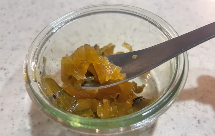 『福神漬け入り玉子焼き』を作る写真（撮影：エニママ）