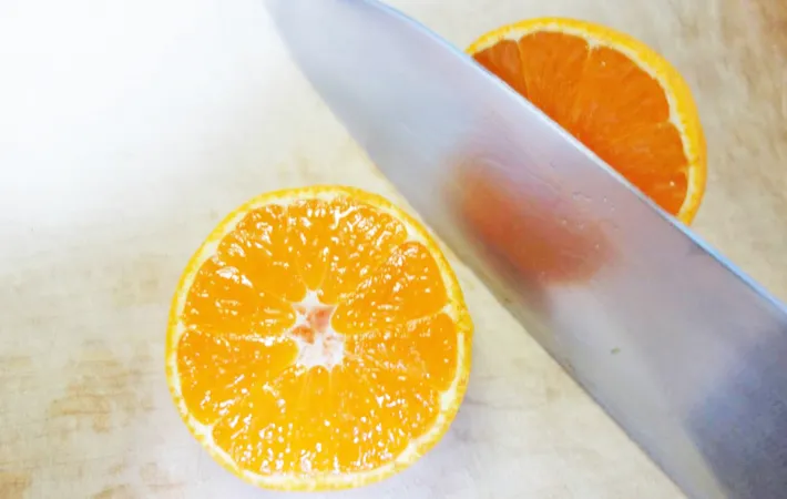 『みかんポン酢』を作る写真（撮影：エニママ）