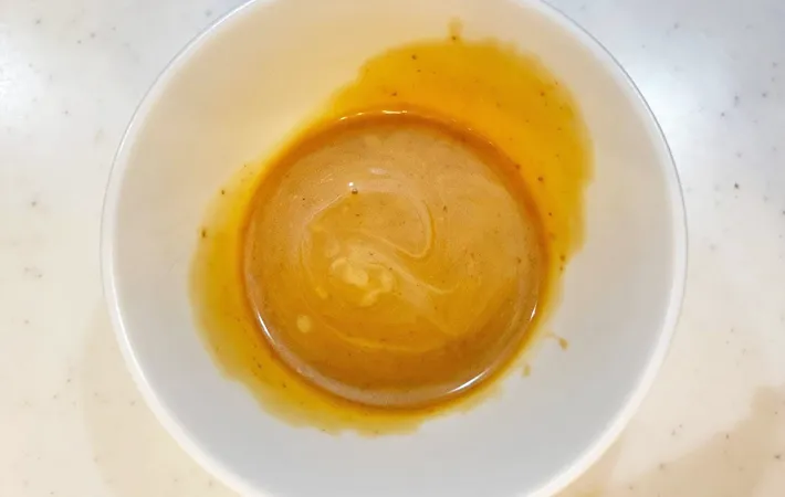 『かんたん深煎りごまバンバンジー』を作る写真（撮影：エニママ）