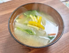 『ゆず味噌汁』の完成写真（撮影：エニママ）