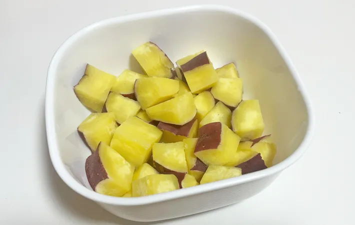 『大学芋餅』を作る写真（撮影：エニママ）